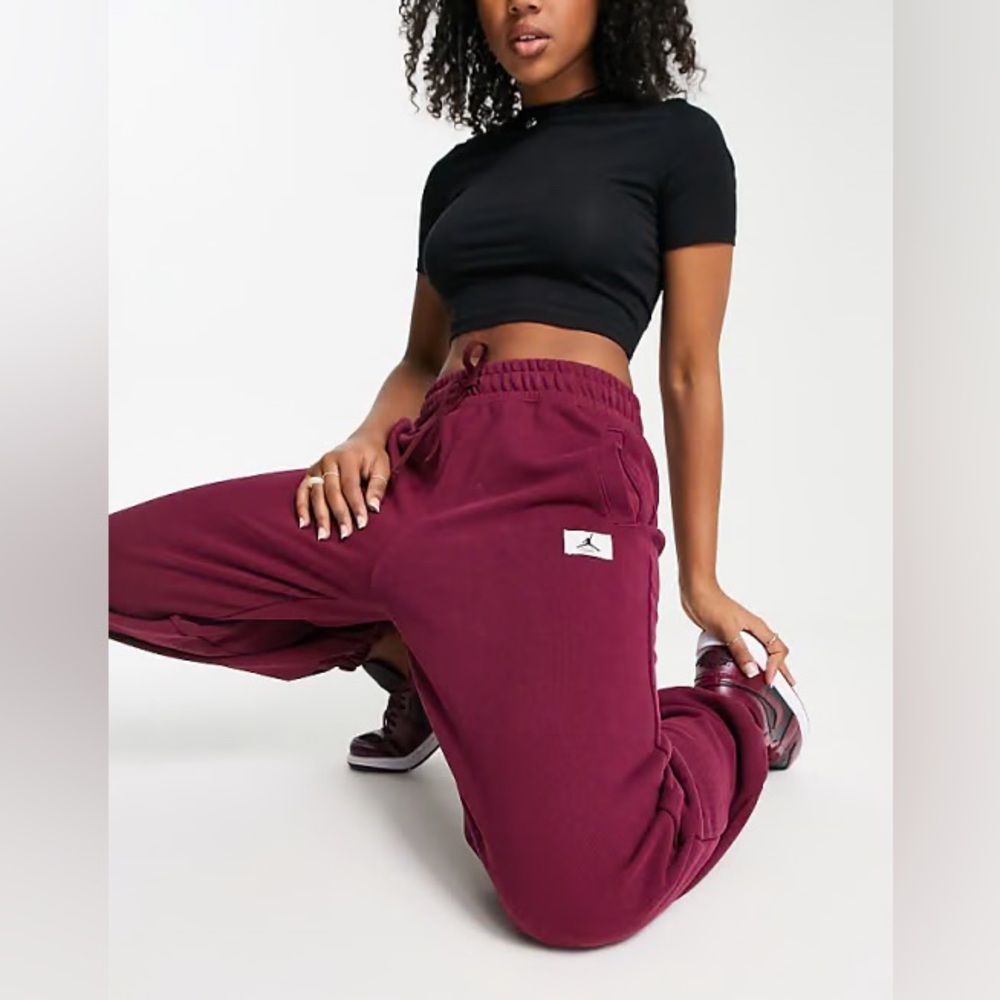 Jordan Essentials Statement Washed Fleece Joggers in burgundy/wine NWOT